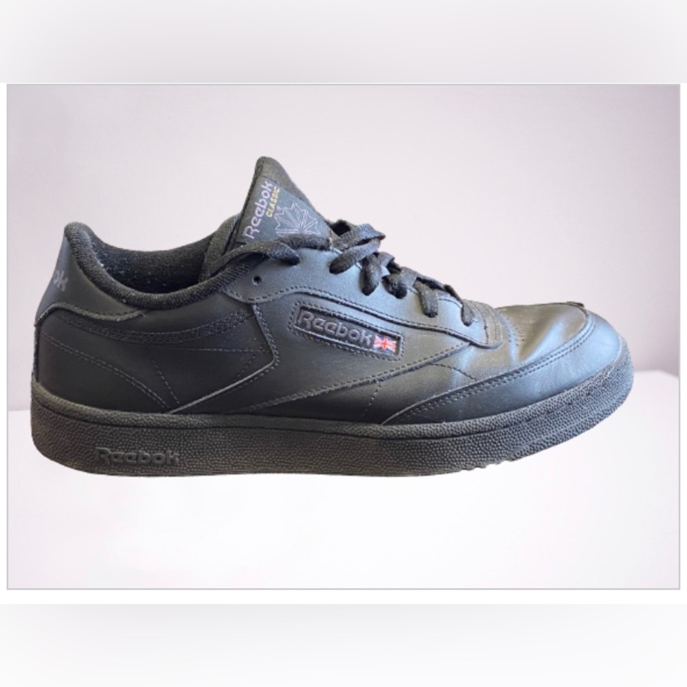Men’s Reebok size 11 1/2 all black sneakers